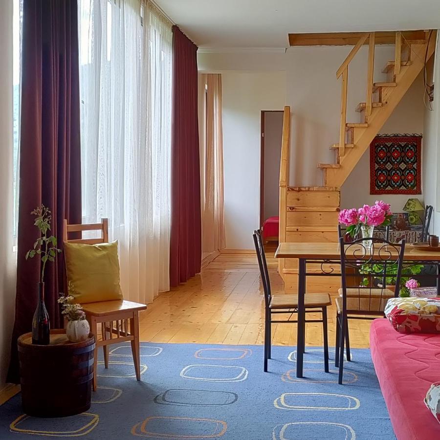 Village House Mestia Luaran gambar