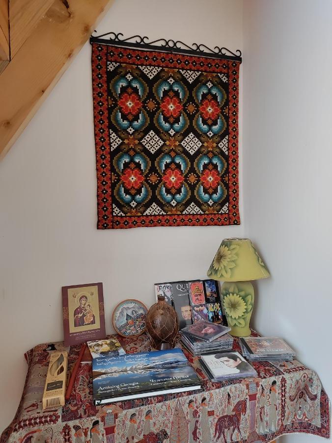 Village House Mestia Luaran gambar