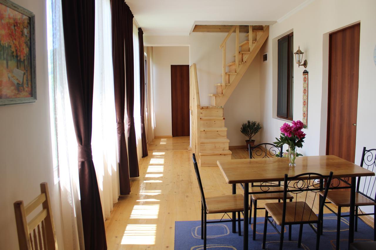 Village House Mestia Luaran gambar