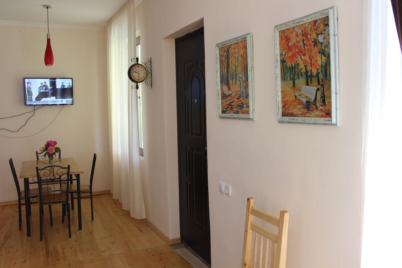 Village House Mestia Luaran gambar