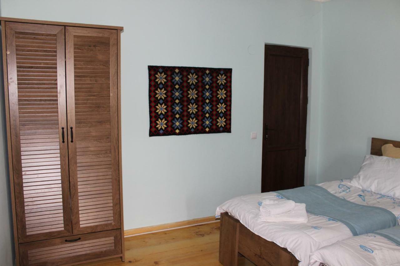 Village House Mestia Luaran gambar