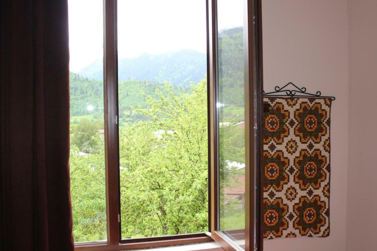 Village House Mestia Luaran gambar